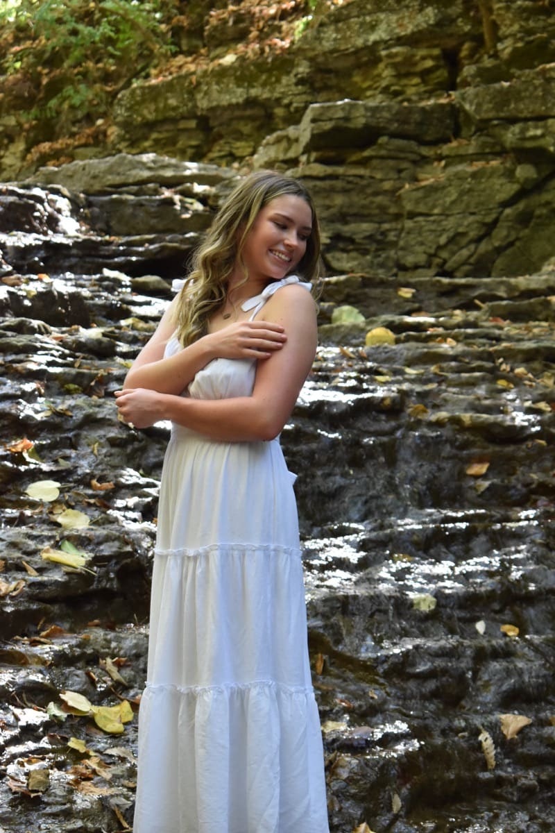 Professional senior portrait by Photos by B4
